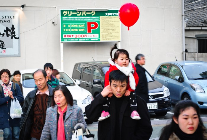girlwitharedbaloonstreetphotography