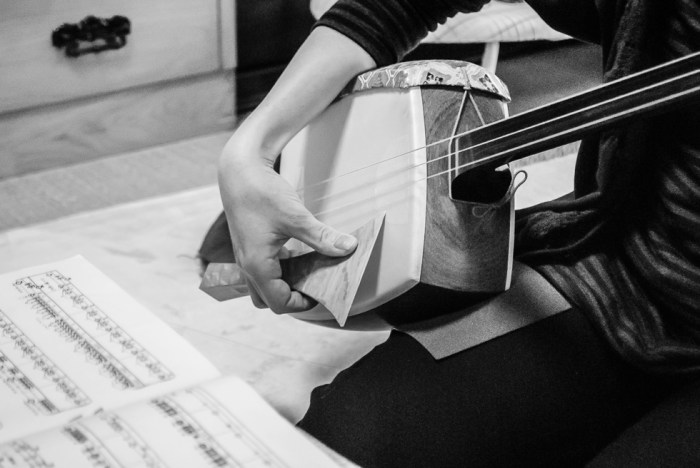 japan-traditional-shamisen-playing