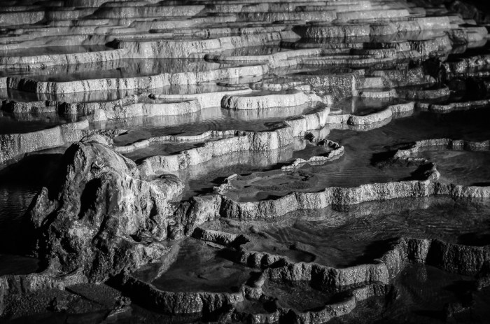 japan-akioshidai-caves